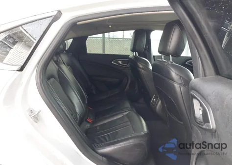 2015 Chrysler 200 C z USA, uszkodzony, nr VIN 1C3CCCCG1FN593057